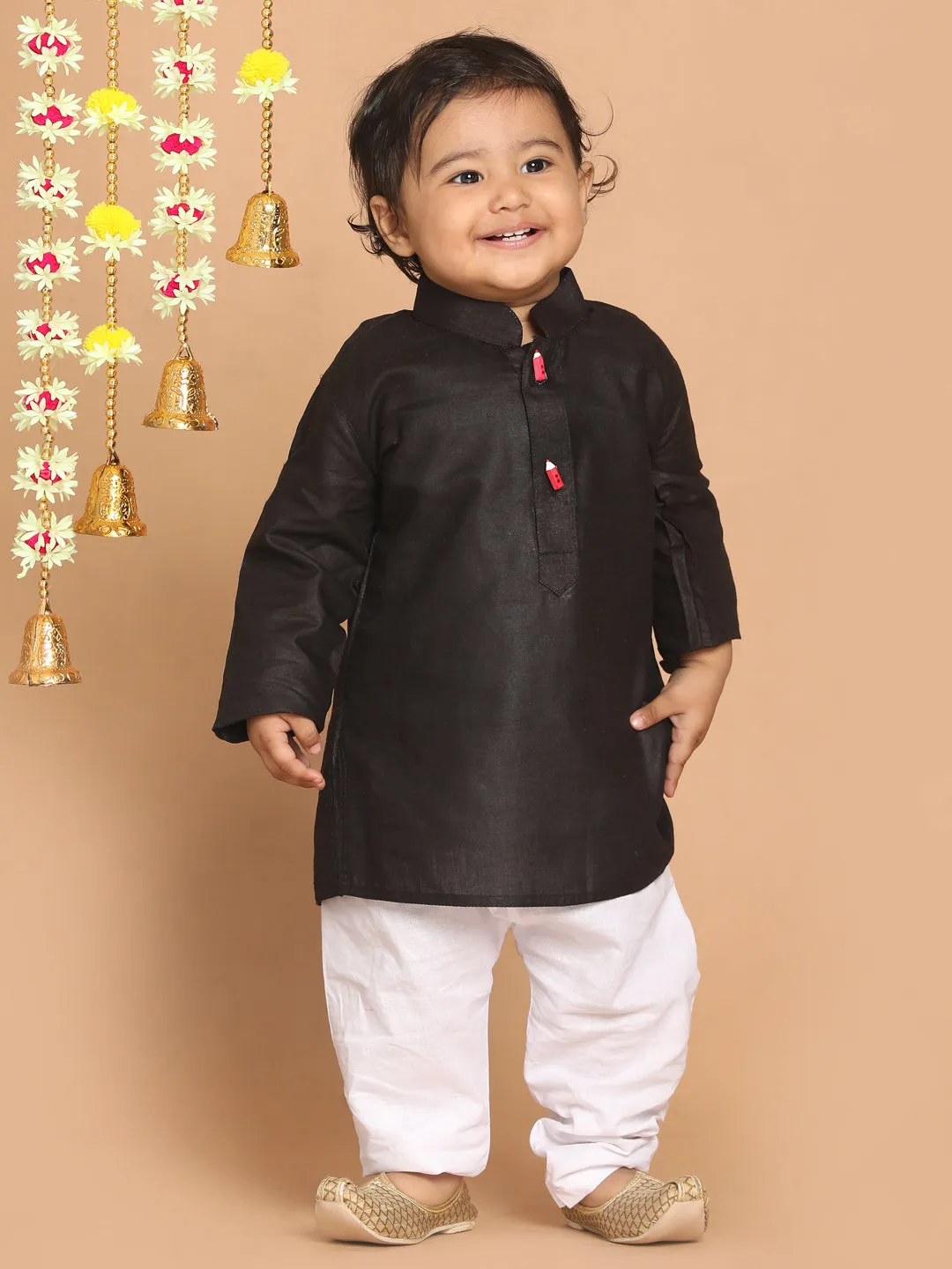 VASTRAMAY Boy's Black Kurta With White Pyjama Set